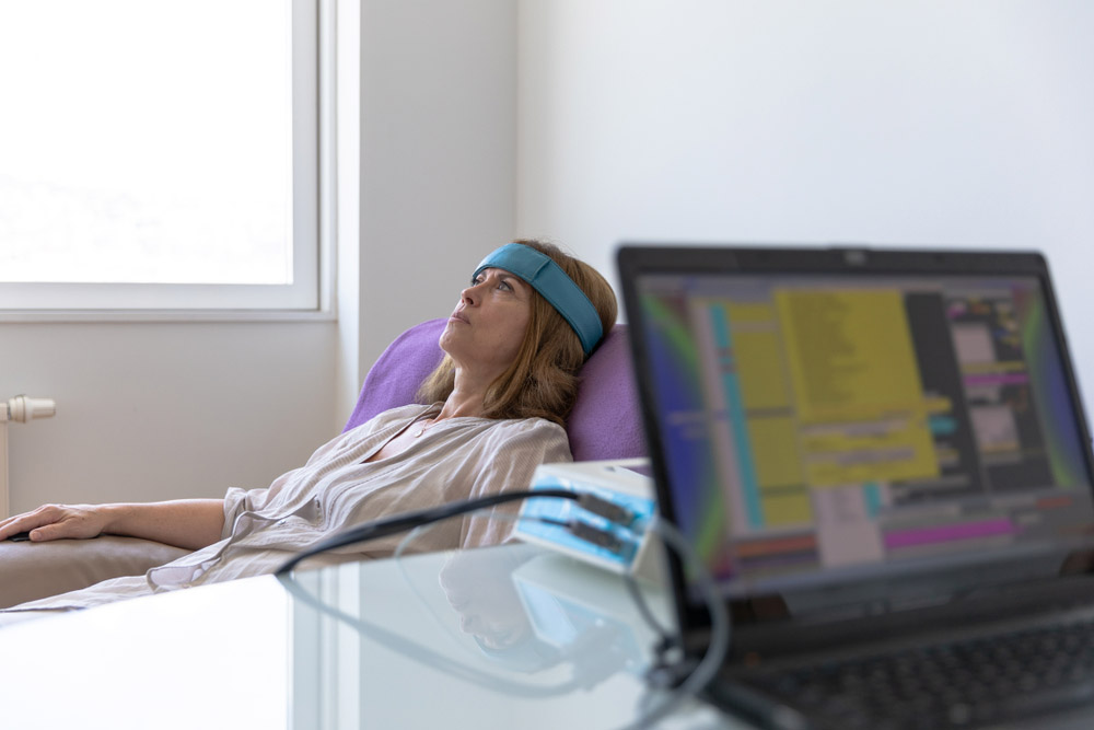 patient in biofeedback tech/equipment